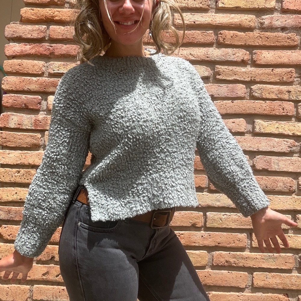 Pink Rose Women’s Teddy Crewneck Cropped sweater Size M - Picture 2 of 6